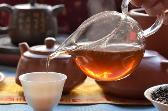 老茶浸蜜有什么功效，茶葉浸蜂蜜治咳嗽