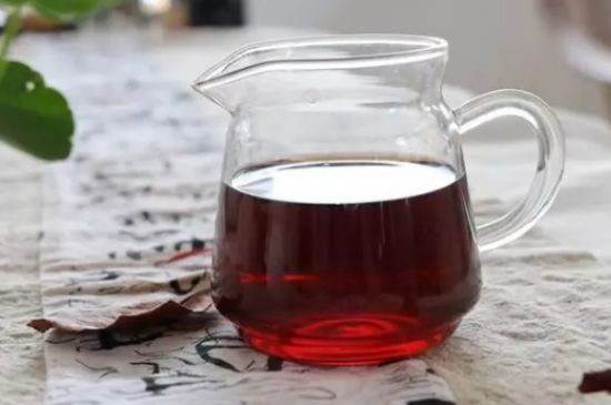 黑茶調(diào)理婦科病，女人喝黑茶好處太多了！