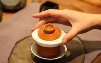 三才蓋碗的正確拿法，三才蓋碗抓碗法圖解