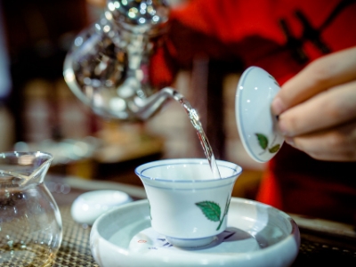 千萬別做兼職茶藝師，女人學(xué)茶藝好嗎？