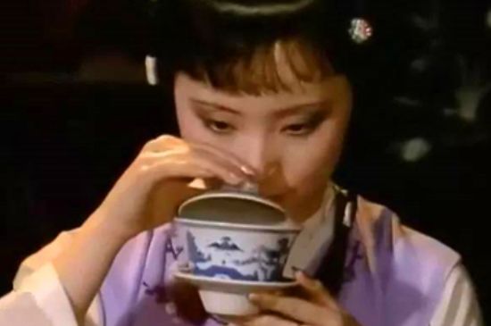 女士喝茶優(yōu)雅姿勢(shì)，女士正確喝茶姿勢(shì)禮儀