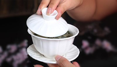 三才蓋碗的正確拿法，三才蓋碗抓碗法圖解