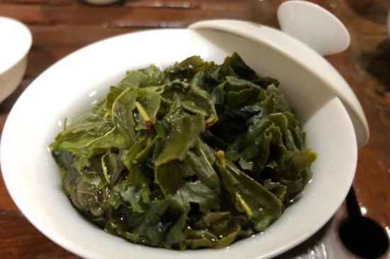 香精茶喝多了會怎么樣，茶葉加香精有什么害處？