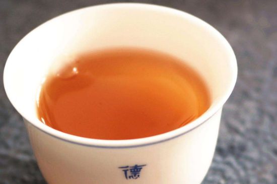 老茶和新茶哪個(gè)好，老茶好喝還是新茶好喝