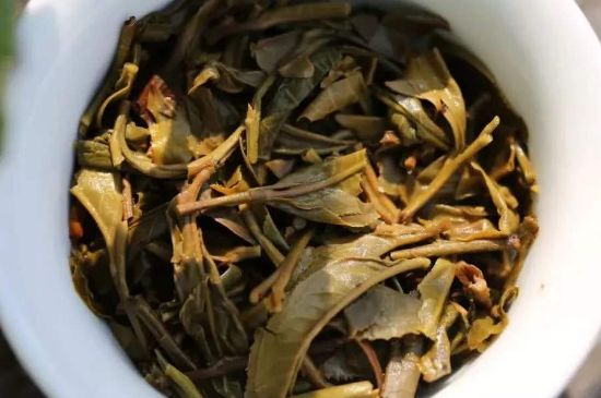 什么茶葉容易放香精，香精茶有什么危害？