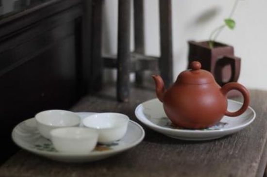 本山綠泥壺適合沖泡什么茶，紫砂壺本山綠最適合什么茶？