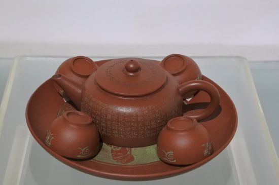 正宗紫砂壺多少錢一套，一套正宗<a href=http://www.xinyanchuntea.com/chaju/zisha/ target=_blank class=infotextkey>宜興紫砂壺</a>什么價(jià)格