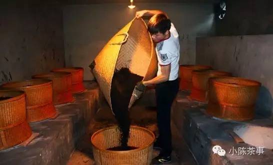 怎樣炭焙巖茶？揭秘武夷巖茶的炭焙技藝