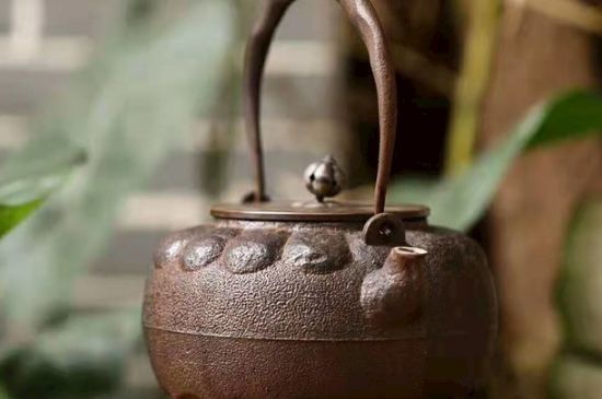老鐵壺煮茶的害處，鐵壺為什么不能煮茶？