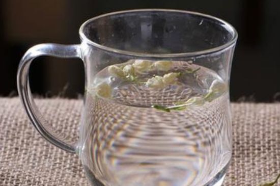 茉莉泡水禁忌，茉莉干花泡水的功效與禁忌