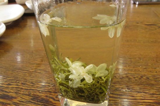 茉莉龍珠可以和什么一起泡茶，茉莉龍珠茶能加蜂蜜嗎？