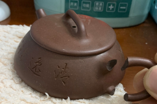 新買的紫砂壺為什么會(huì)裂，真的紫砂壺是不是很容易開裂？