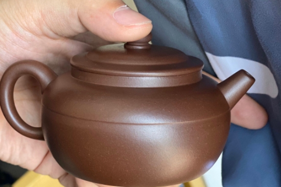 新買的紫砂壺為什么會(huì)裂，真的紫砂壺是不是很容易開裂？