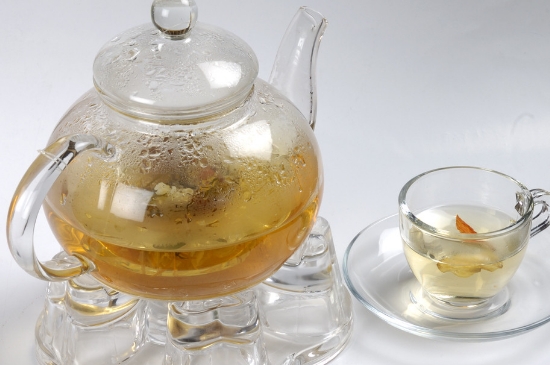 經(jīng)常菊花泡水好嗎，喝菊花茶有什么好處？