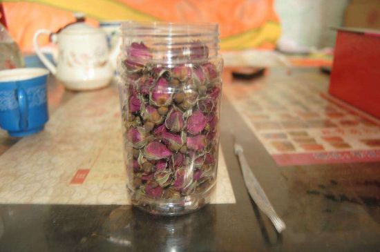 玫瑰花茶上火嗎，盲目喝玫瑰花茶易上火