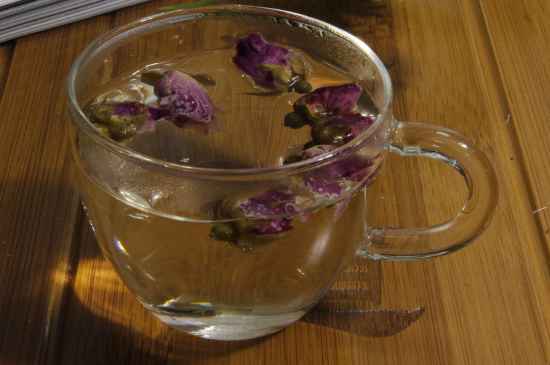玫瑰花和茉莉茶一起泡有什么作用，玫瑰茉莉花茶的功效
