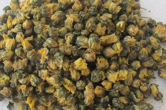 菊花茶大朵小朵有什么區(qū)別，菊花喝大朵還是小朵？