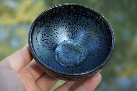怎么鑒別建盞化學(xué)釉，真假建盞的對(duì)比與辨別