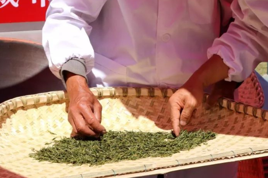 綠茶加工工藝流程圖，綠茶的加工制作包含哪幾個(gè)步驟？