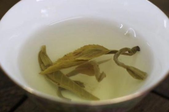 茉莉龍珠泡開后為什么都是梗，茉莉龍珠泡開后什么樣？