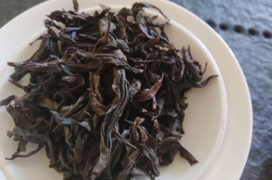 為什么喝巖茶會(huì)上火，巖茶喝多上火怎么辦？