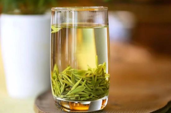 雀舌和竹葉青的區(qū)別，雀舌對(duì)比竹葉青圖片