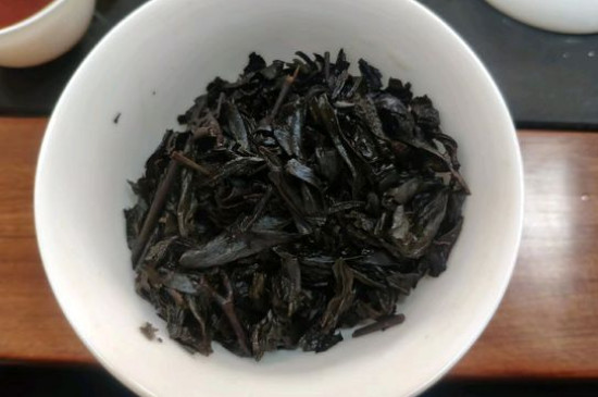 大紅袍煙熏味是好茶嗎，能不能喝對(duì)人體有壞處嗎