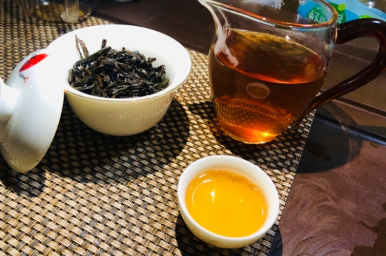 為什么喝巖茶會(huì)上火，巖茶喝多上火怎么辦？