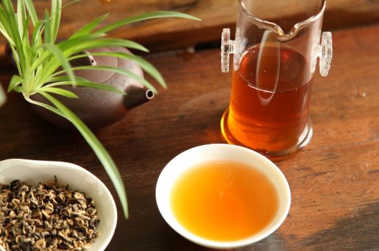 飯后多長(zhǎng)時(shí)間喝六堡茶最好，六堡茶一天喝多少