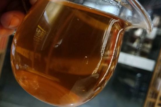 一天什么時(shí)候喝黑茶最好，喝黑茶一天最佳時(shí)間和季節(jié)