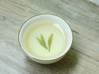 竹葉青茶怎么樣，檔次較高味道略苦價格比較貴