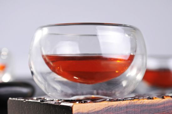 紅茶放置10年還能喝嗎，多年過期紅茶居然還能喝？