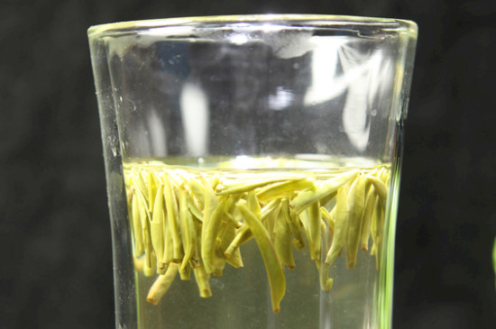 竹葉青茶泡不立起來(lái)怎么回事，竹葉青茶怎么泡立起來(lái)