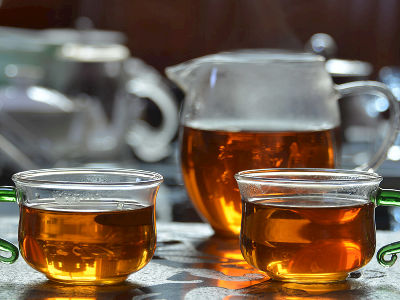 紅茶和綠茶的區(qū)別，常喝紅茶好還是綠茶好？