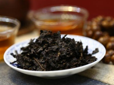 黑茶的功效與作用，長期喝黑茶有什么功效？