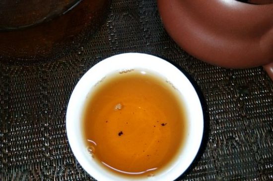 黑茶排濕毒的身體表現(xiàn)，喝黑茶排毒反應(yīng)癥狀
