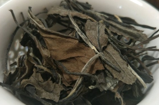 福鼎白茶貢眉和壽眉的區(qū)別，壽眉與貢眉有什么區(qū)別