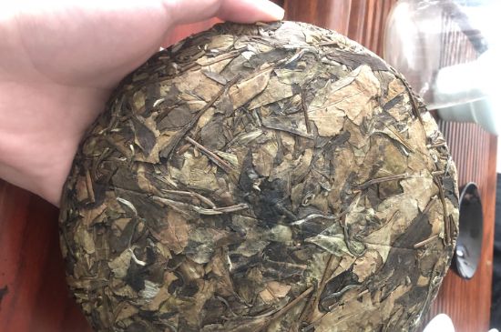 7年壽眉和2年白牡丹哪個(gè)好，老白茶壽眉與白牡丹的口感區(qū)別