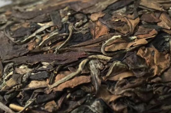 福鼎白茶要喝老的嗎，為什么喝白茶要喝老茶存新茶？