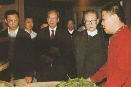 母樹大紅袍給誰喝了，為什么母樹大紅袍叫三棵六株？