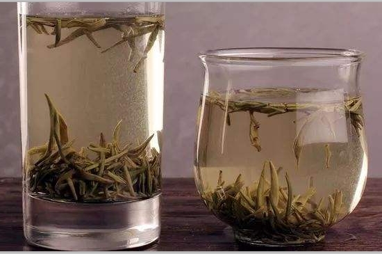 西湖龍井茶毫和發(fā)霉區(qū)別圖片，長(zhǎng)霉的龍井茶葉會(huì)是什么樣？