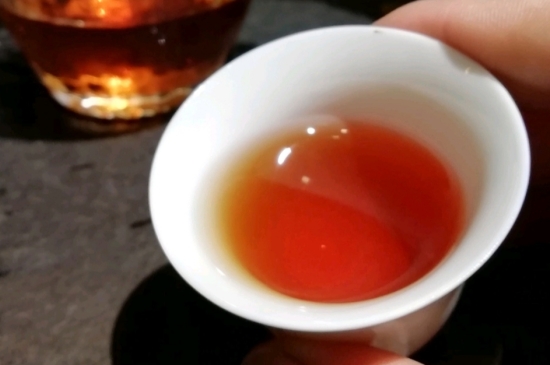 長期喝巖茶會上火嗎？巖茶這樣喝了容易上火！
