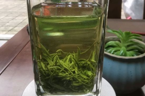 綠茶放了三年還能喝嗎，綠茶放久了喝了會(huì)怎樣