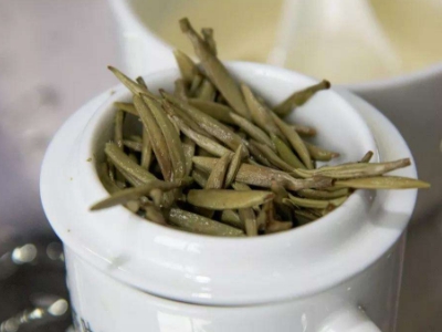 白茶煮好還是泡好喝，老白茶是泡還是煮？
