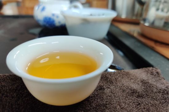 蜜蘭香好還是鴨屎香好，鳳凰單叢茶蜜蘭香和鴨屎香特點有哪些？