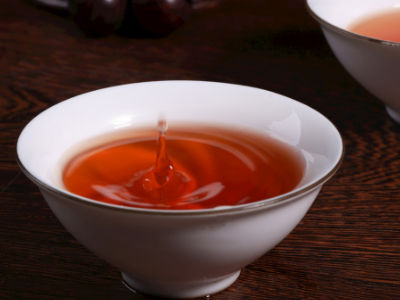 紅茶和綠茶的區(qū)別，常喝紅茶好還是綠茶好？